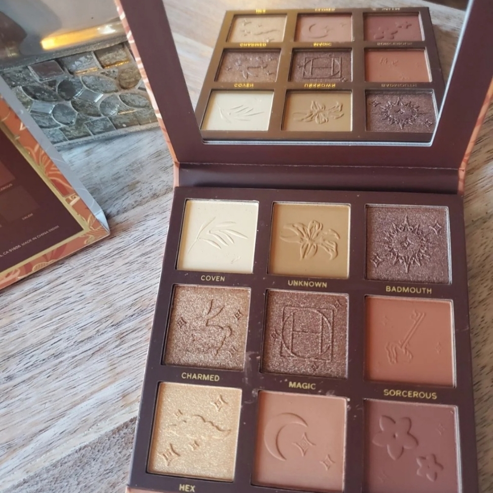 HIPDOT Eyeshadow Palette